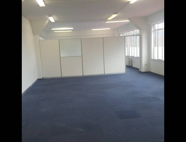 64M² OFFICE TO LET IN STAMFORD HILL